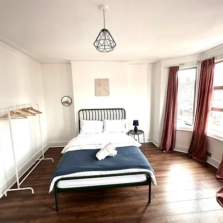 Charming, Renovated Residence In Willesden Green London Exterior foto