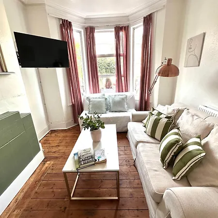 Charming, Renovated Residence In Willesden Green London Exterior foto